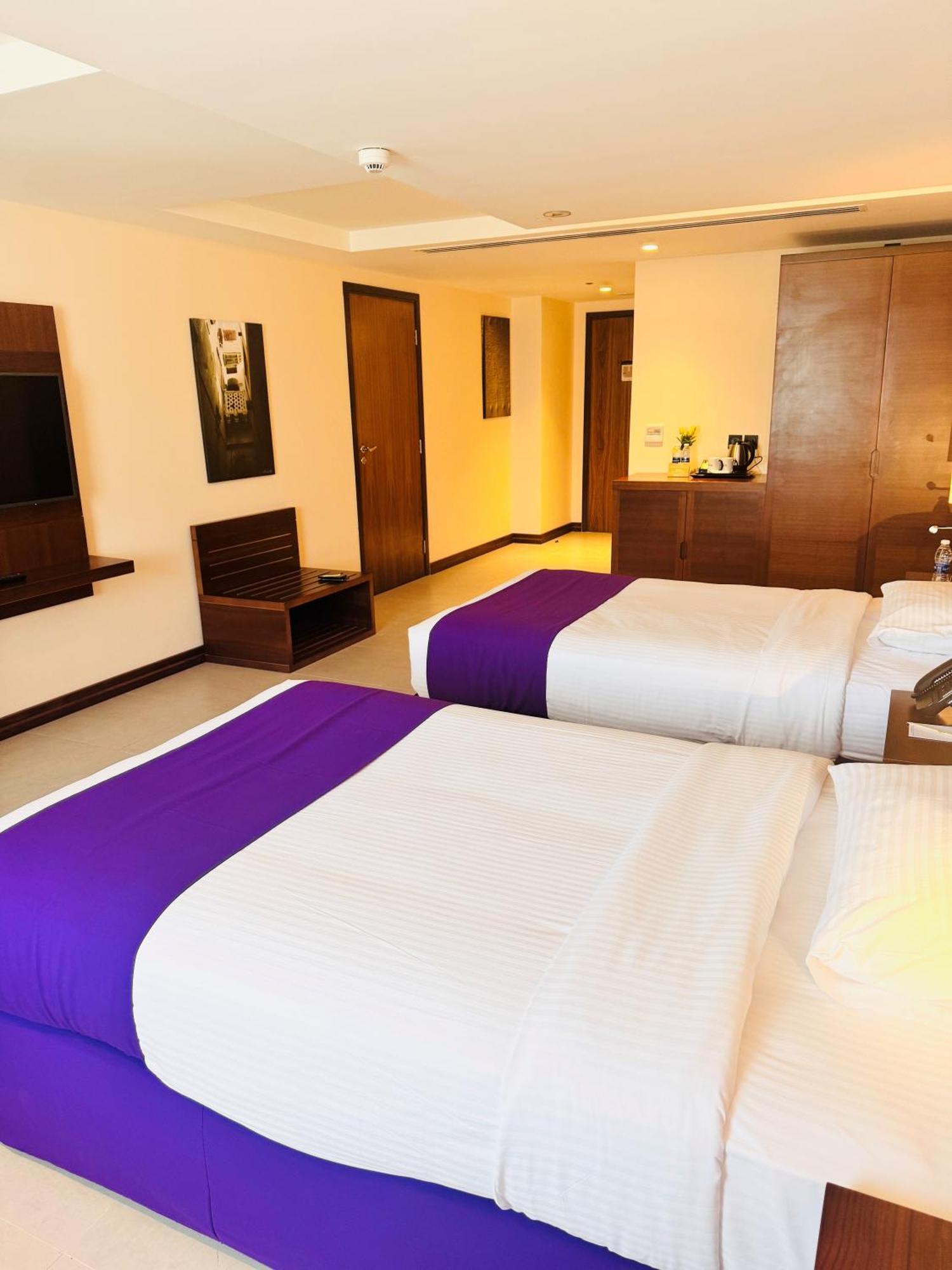 Kyriad Hotel Салала Екстер'єр фото