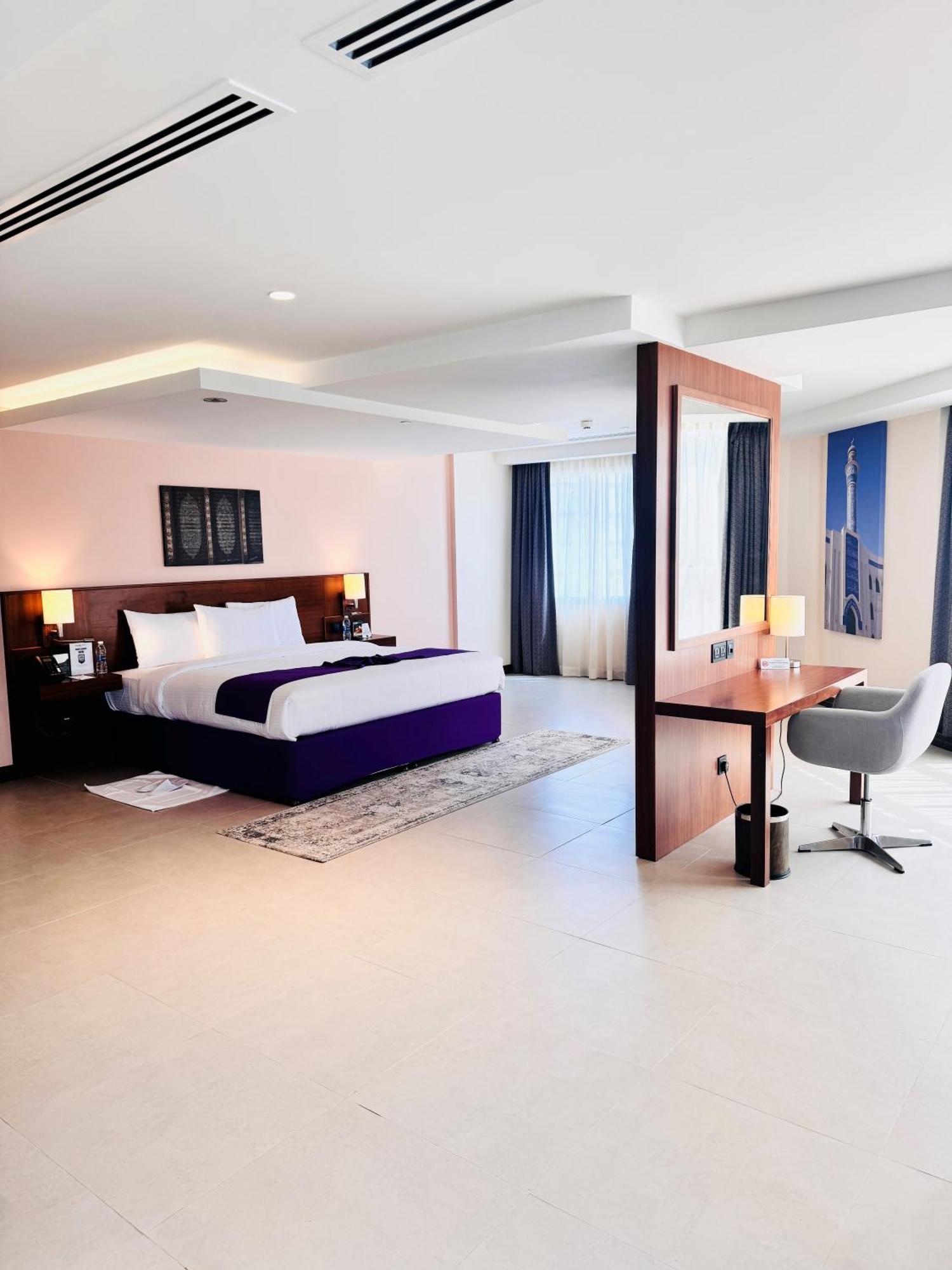 Kyriad Hotel Салала Екстер'єр фото