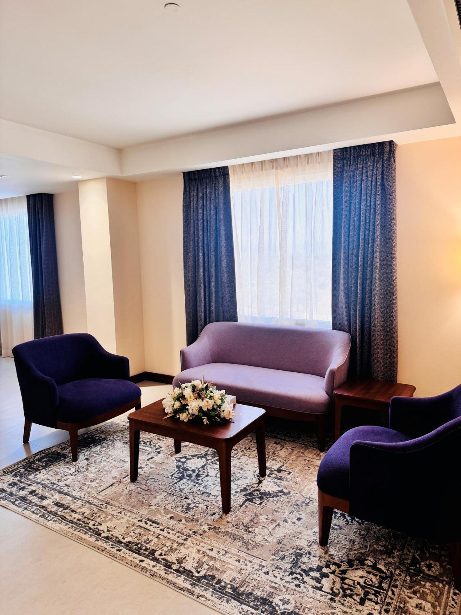 Kyriad Hotel Салала Екстер'єр фото